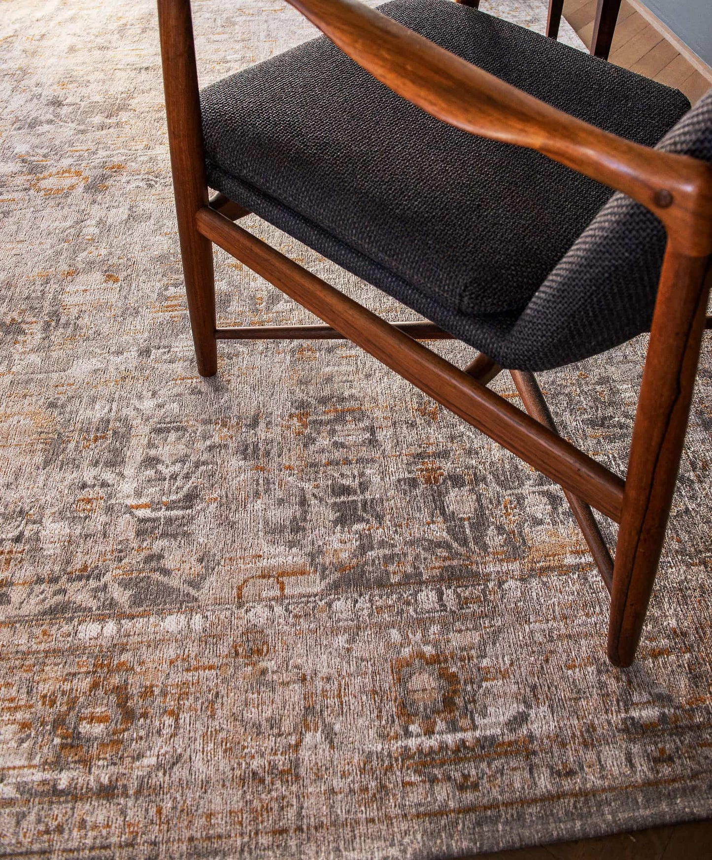 Usak Suleiman Grey - 8884